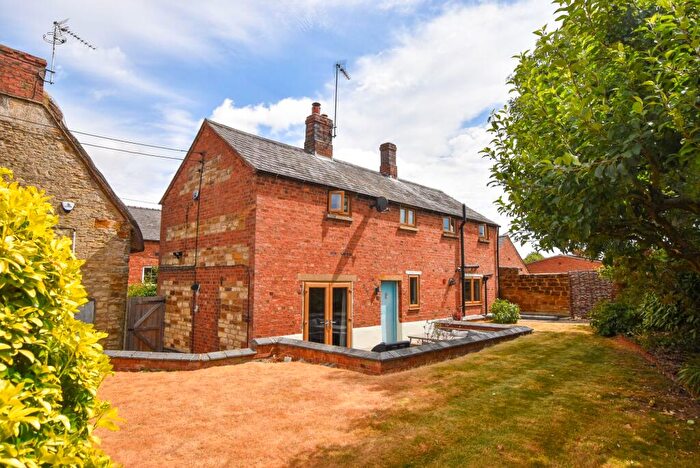 3 Bedroom Link Detached House For Sale In Furnace Lane, Nether Heyford, NN7