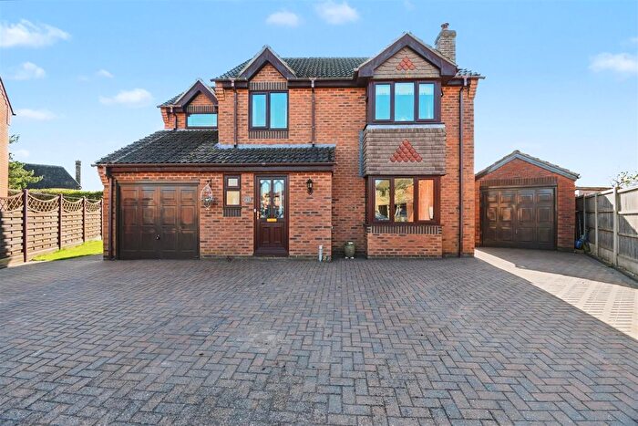 4 Bedroom Detached House For Sale In Maple Close, Brigg, DN20