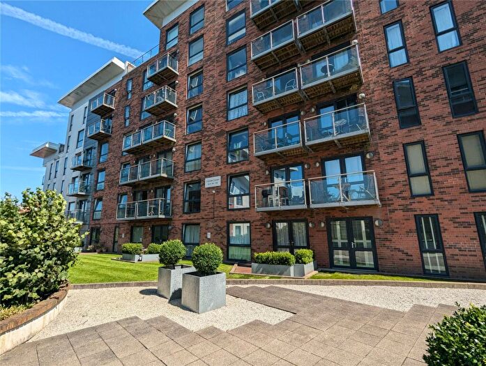 2 Bedroom Flat For Sale In Longfield Centre, Prestwich, Manchester, Greater Manchester, M25