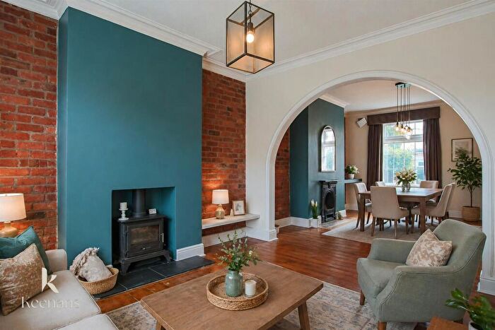 3 Bedroom End Of Terrace House For Sale In Pendlebury Road, Swinton, Manchester, M27
