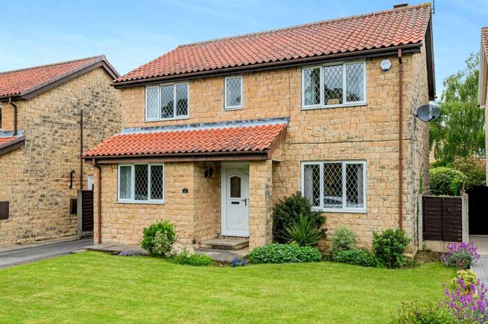 4 Bedroom Detached House For Sale In Toll Bar Way, Tadcaster, LS24