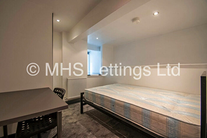 1 Bedroom Terraced House To Rent In Room, Royal Park Grove, Leeds, LS6
