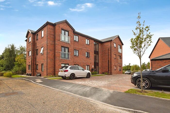 2 Bedroom Flat For Sale In Preserve Avenue, Droylsden, Manchester, Greater Manchester, M43