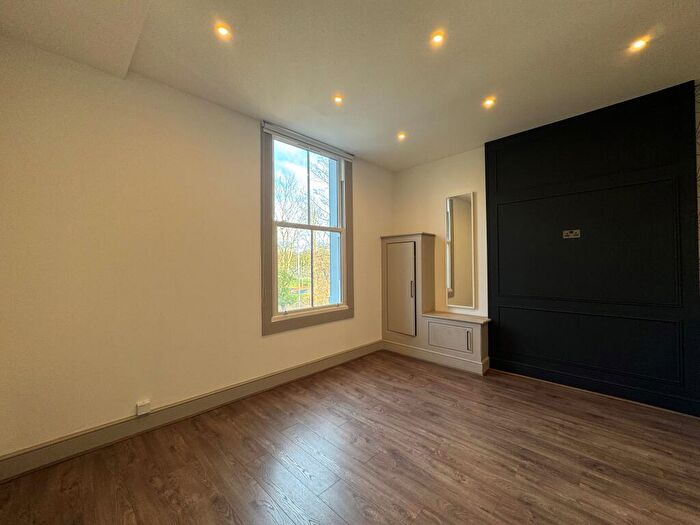 2 Bedroom Flat To Rent In Ullet Road, L8