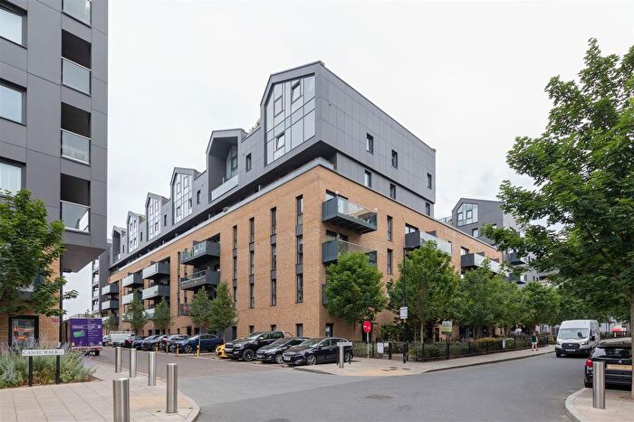 1 Bedroom Flat For Sale In Hoffmans Road, Walthamstow, E17