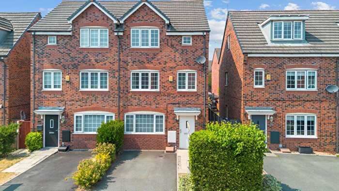 4 Bedroom Semi-Detached House For Sale In Latimer Close, Widnes, WA8