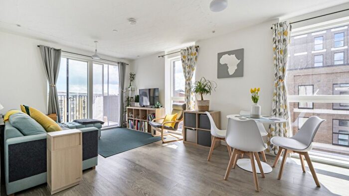 1 Bedroom Flat For Sale In Carraway Street, Reading, RG1