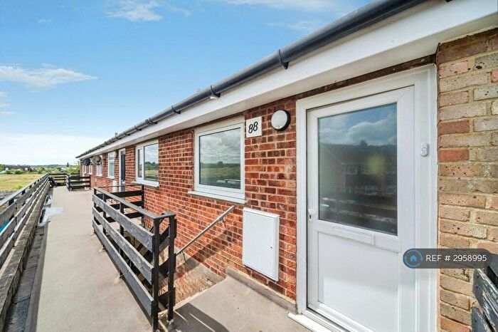 1 Bedroom Flat To Rent In Coombe Hill Crescent, Thame, OX9
