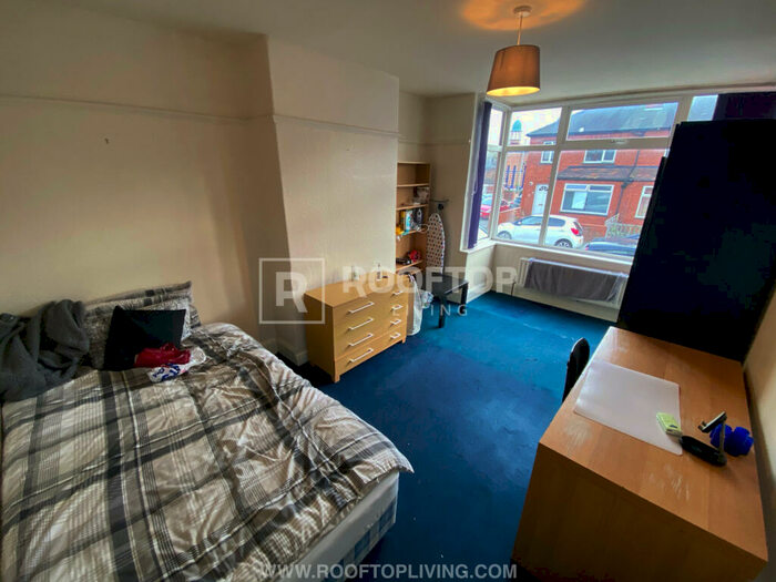 8 Bedroom House To Rent In Mayville Avenue, Leeds, LS6