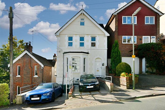 1 Bedroom Apartment To Rent In Grovehill Road, Redhill, RH1