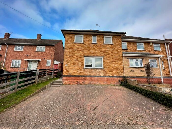 3 Bedroom House To Rent In Sharpley Road, Loughborough, Leics, LE11