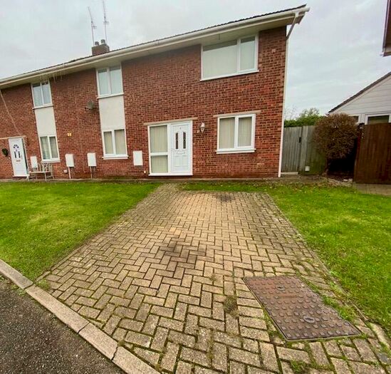 3 Bedroom House To Rent In Westbury Close, Newport Pagnell, MK16