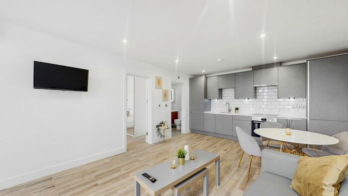 1 Bedroom Flat To Rent In Dawlish Drive, Pinner, HA5