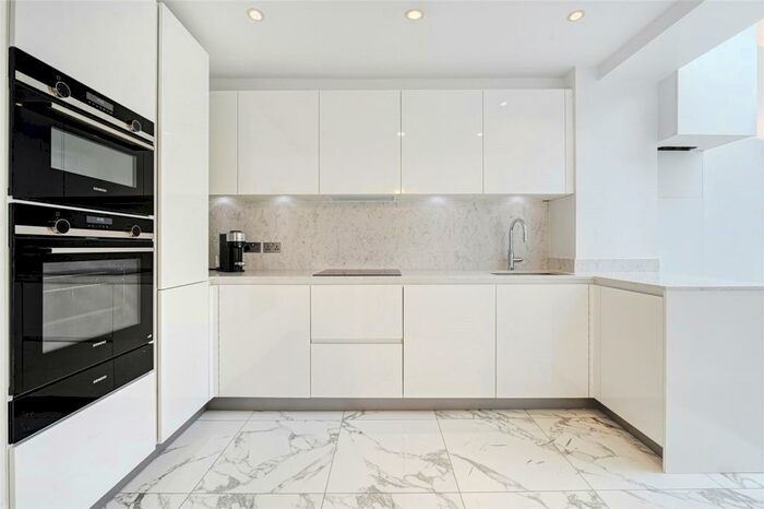 1 Bedroom Apartment To Rent In Englewood Road, London, SW12