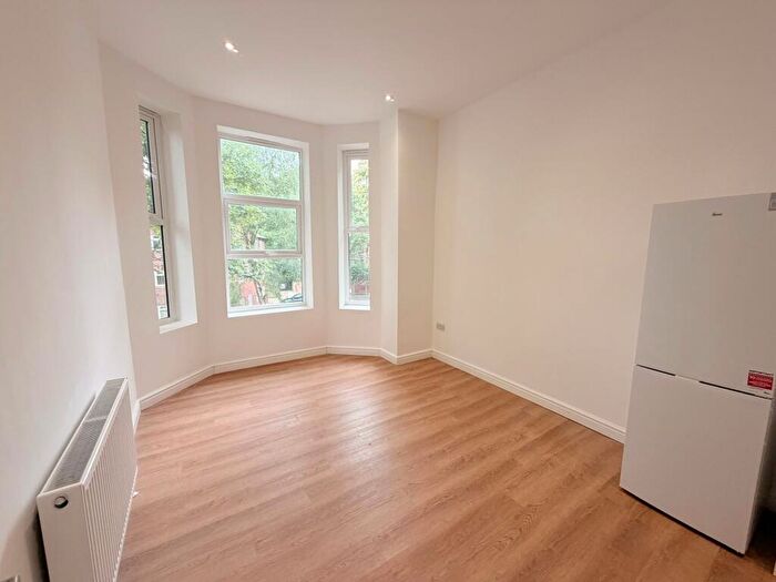 4 Bedroom Apartment To Rent In Deerpark Road, Manchester, M16
