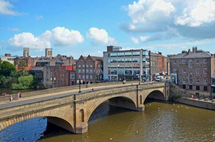 2 Bedroom Flat To Rent In Low Ousegate, York, YO1