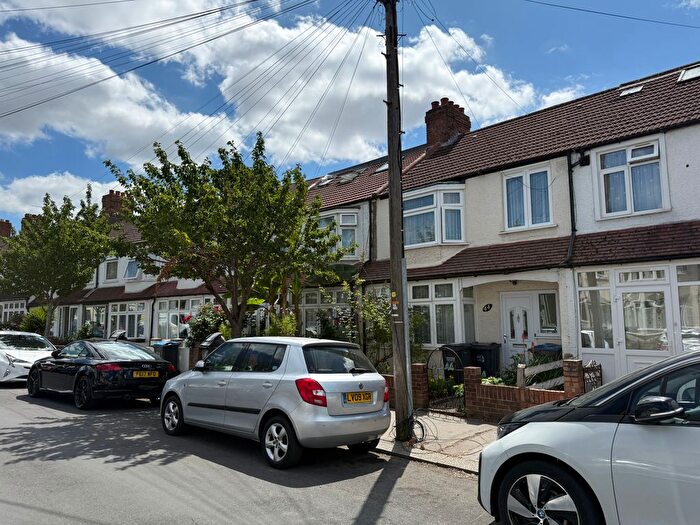 4 Bedroom Terraced House To Rent In Zermatt Road, Thornton Heath, CR7