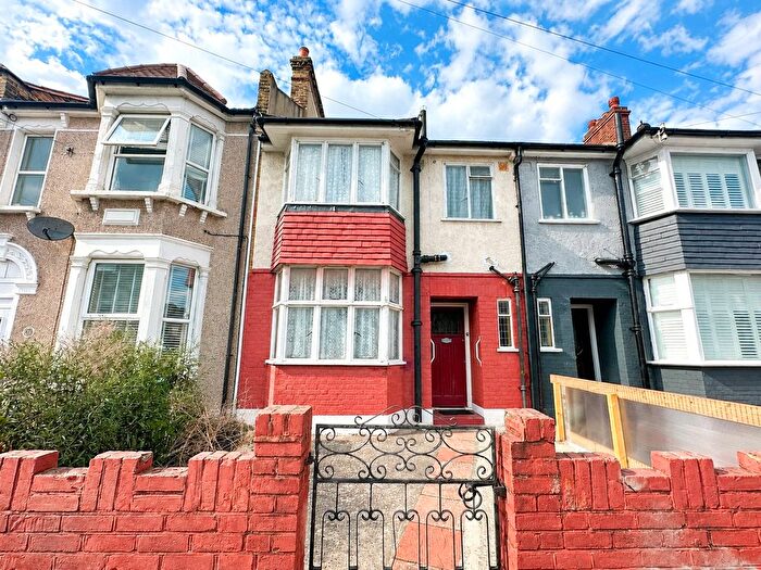 3 Bedroom Terraced House For Sale In Farley Road, Catford, London, SE6