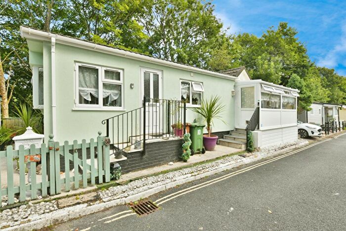 2 Bedroom Mobile/park Home For Sale In Glenfield Close, Glenholt Park, Plymouth, PL6