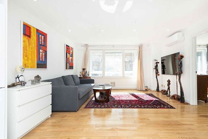 1 Bedroom Flat To Rent In The Highway, London, E1W