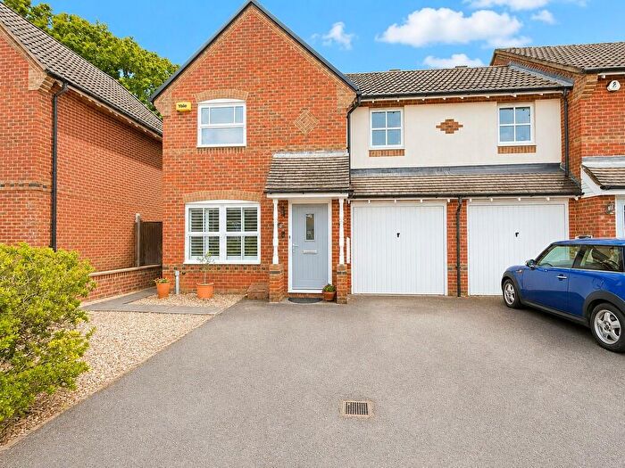 3 Bedroom End Of Terrace House To Rent In Egdon Close, Ferndown, BH22