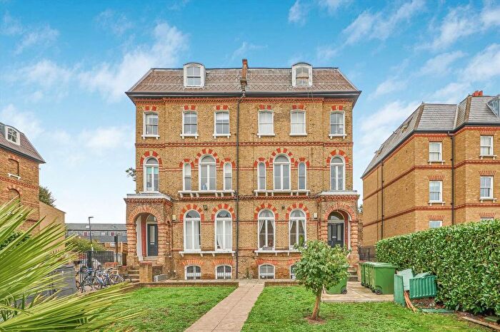 2 Bedroom Flat For Sale In Brixton Road, Brixton, SW9