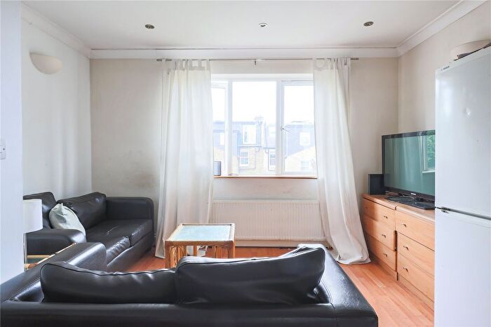3 Bedroom Flat To Rent In Montana Road, Tooting, London, SW17