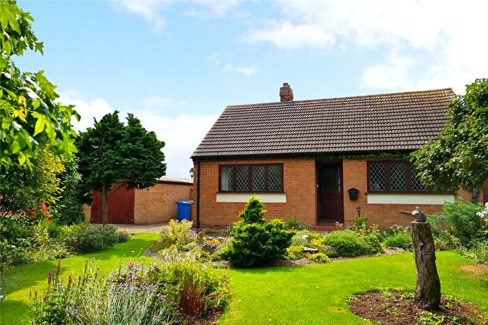 2 Bedroom Bungalow For Sale In Dalton Lane, Halsham, East Yorkshire, HU12