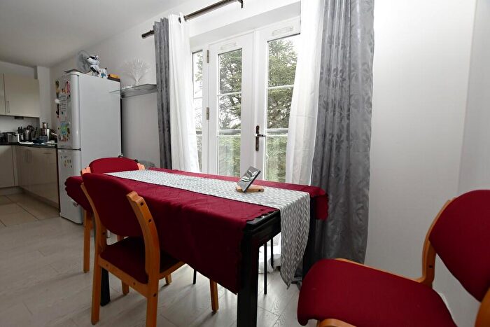 2 Bedroom Apartment To Rent In Russell Hill, Purley, CR8