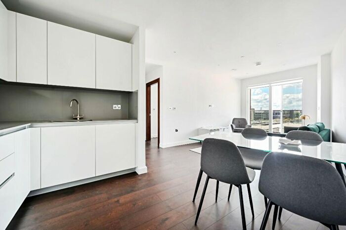 2 Bedroom Apartment For Sale In Lanchester Way, London, SW11