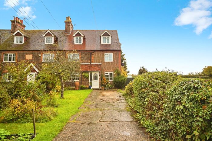 4 Bedroom Semi Detached House For Sale In Maidstone Road, Nettlestead, Maidstone, Kent, ME18