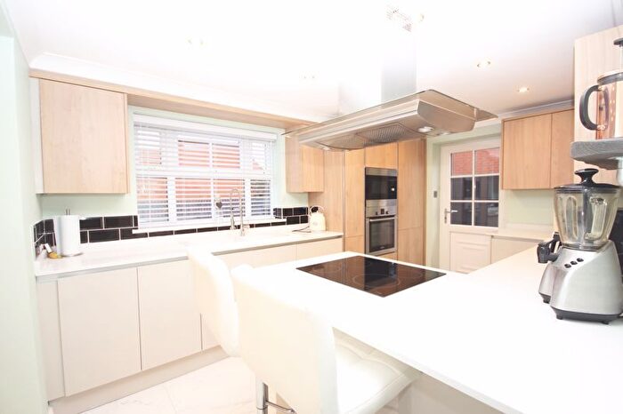 4 Bedroom Detached House For Sale In Pendeen Close, New Waltham, Grimsby, DN36