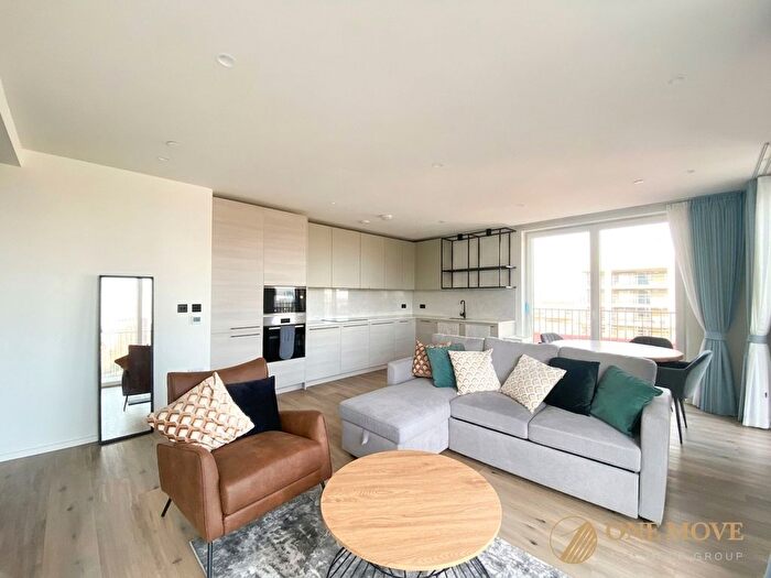 2 Bedroom Flat To Rent In Heron Wharf, Poplar Riverside, London, E14