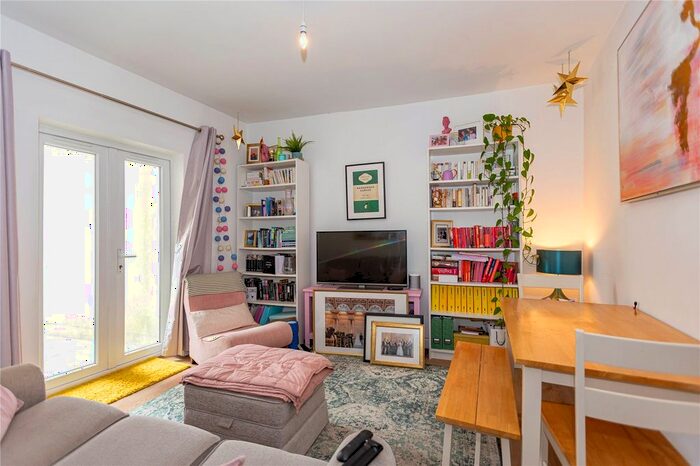 2 Bedroom Flat To Rent In Camden Road, Bristol, BS3