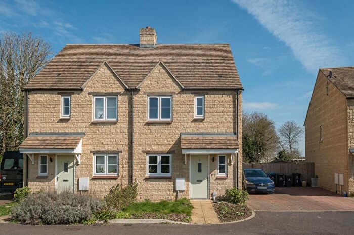 2 Bedroom Semi-Detached House For Sale In Mill Meadow, Ducklington, OX29