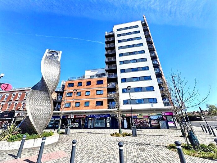 2 Bedroom Flat To Rent In Ibex House, Stratford, E15