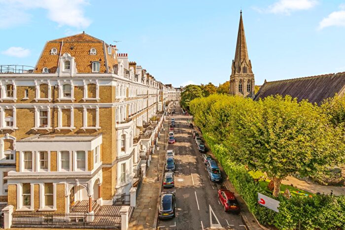 3 Bedroom Flat For Sale In Redcliffe Square, Chelsea, SW10
