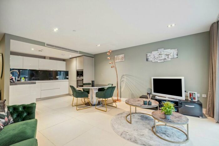 2 Bedroom Apartment To Rent In Bezier Apartments, City Road, London, EC1Y