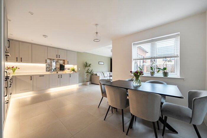 4 Bedroom Detached House For Sale In Ashanti Way, Blunsdon, Swindon, SN26