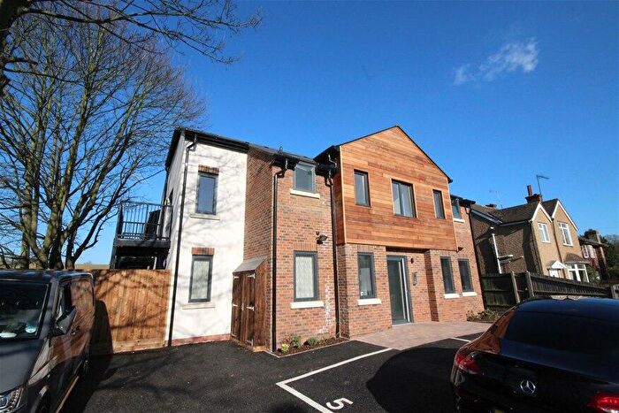 1 Bedroom Flat To Rent In Luton Road, Harpenden, AL5
