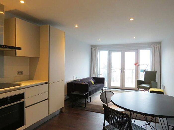 1 Bedroom Apartment To Rent In Westow Hill, Upper Norwood, London, SE19