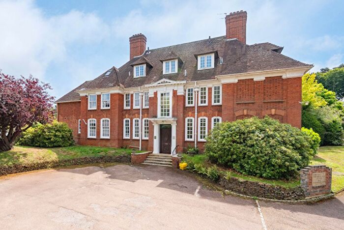 2 Bedroom Flat For Sale In St. Pauls Road West, Dorking, RH4