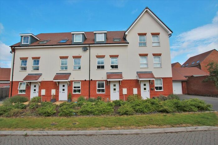 3 Bedroom Terraced House To Rent In Tickner Gate, Wokingham RG40