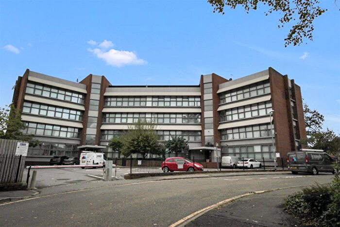 2 Bedroom Flat For Sale In Tithe Barn Road, Wellingborough, NN8