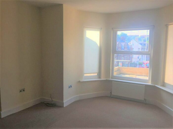 2 Bedroom Flat To Rent In Folkestone Road, Dover CT17