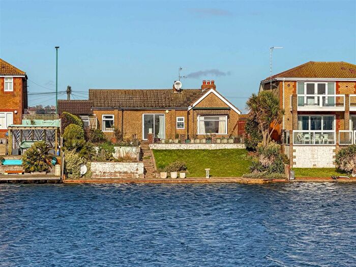 3 Bedroom Detached House For Sale In Brighton Road, Lancing, BN15