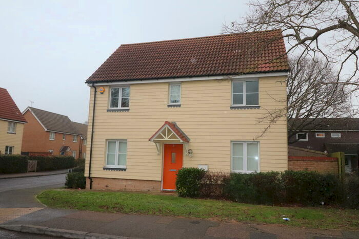 3 Bedroom House To Rent In Stradbroke Road, Fryerns, SS14