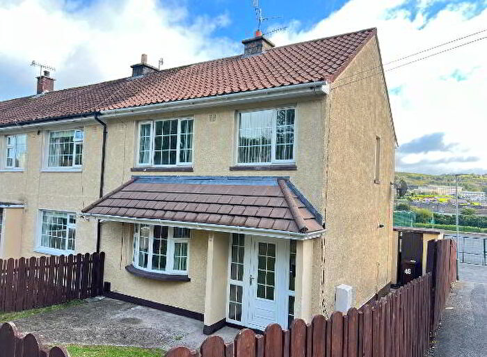 3 Bedroom Semi-Detached House For Sale In Drumalane Park, Newry, BT35
