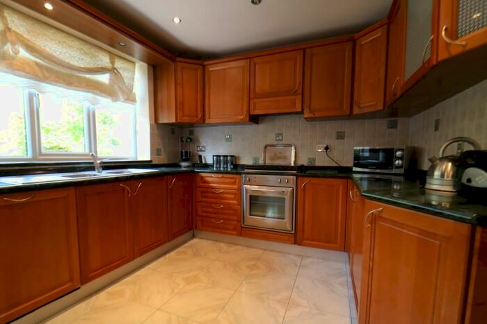 3 Bedroom Property To Rent In Cedar Avenue, Enfield, EN3