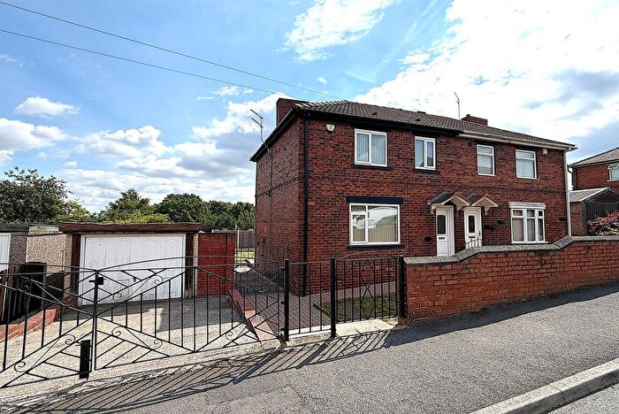 3 Bedroom Property To Rent In Nursery Drive, Catcliffe, S60